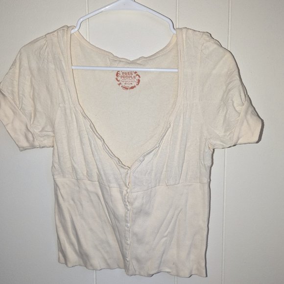 Cream colored V neck Women's M Free People cropped button up short sleeved top - Picture 2 of 7